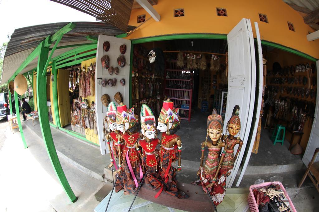 Omah Garengpoeng Guest House Магеланг Стая снимка