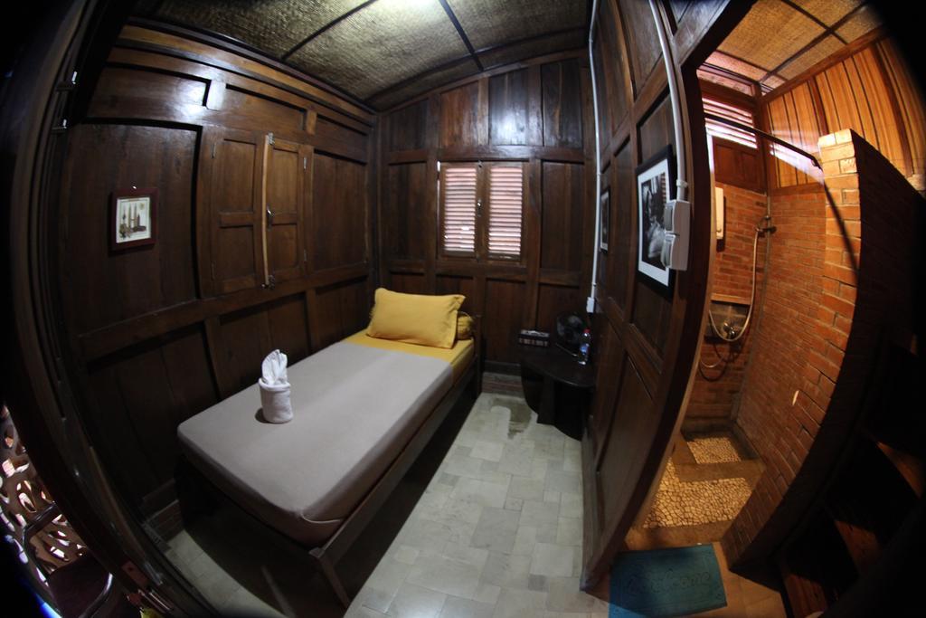 Omah Garengpoeng Guest House Магеланг Стая снимка