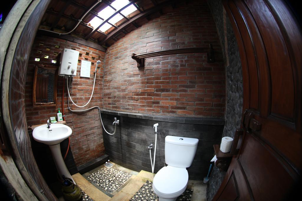 Omah Garengpoeng Guest House Магеланг Екстериор снимка