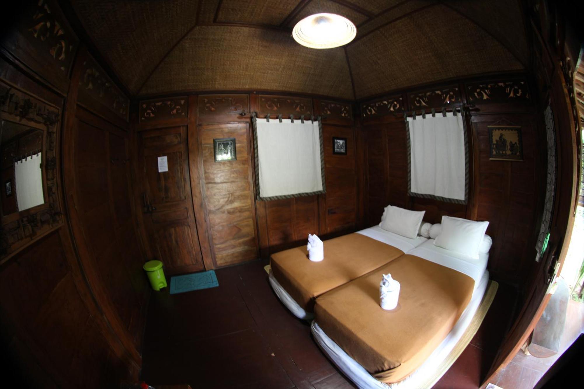 Omah Garengpoeng Guest House Магеланг Екстериор снимка