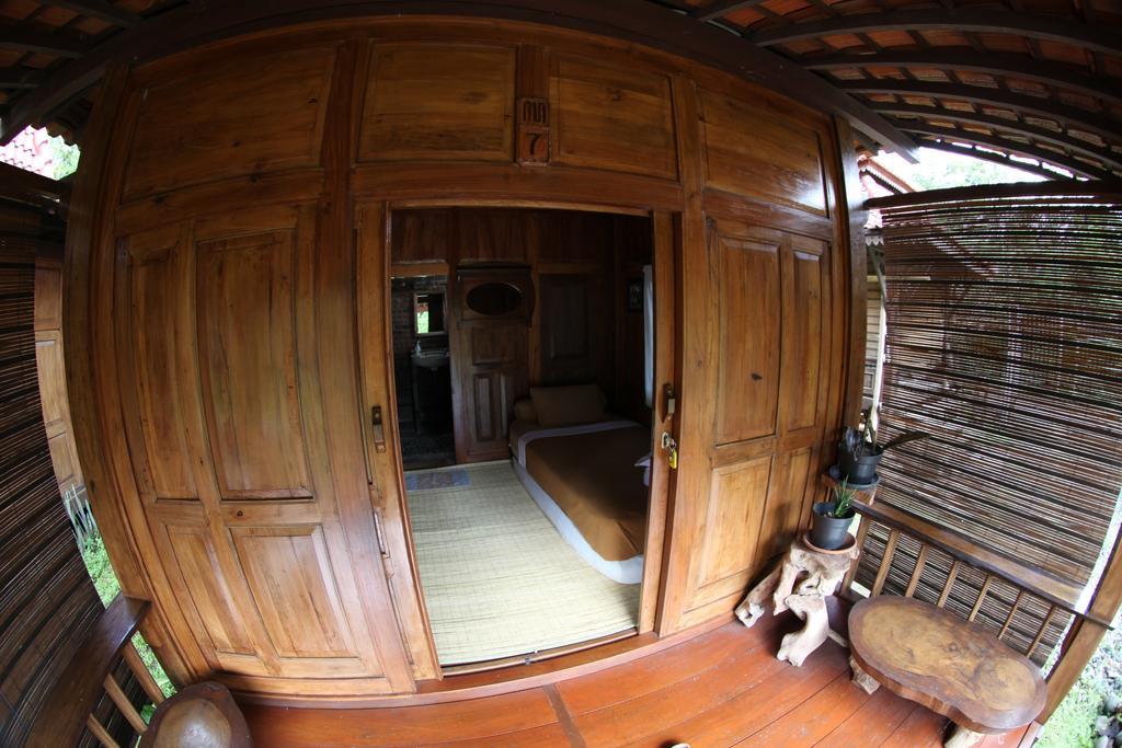 Omah Garengpoeng Guest House Магеланг Стая снимка