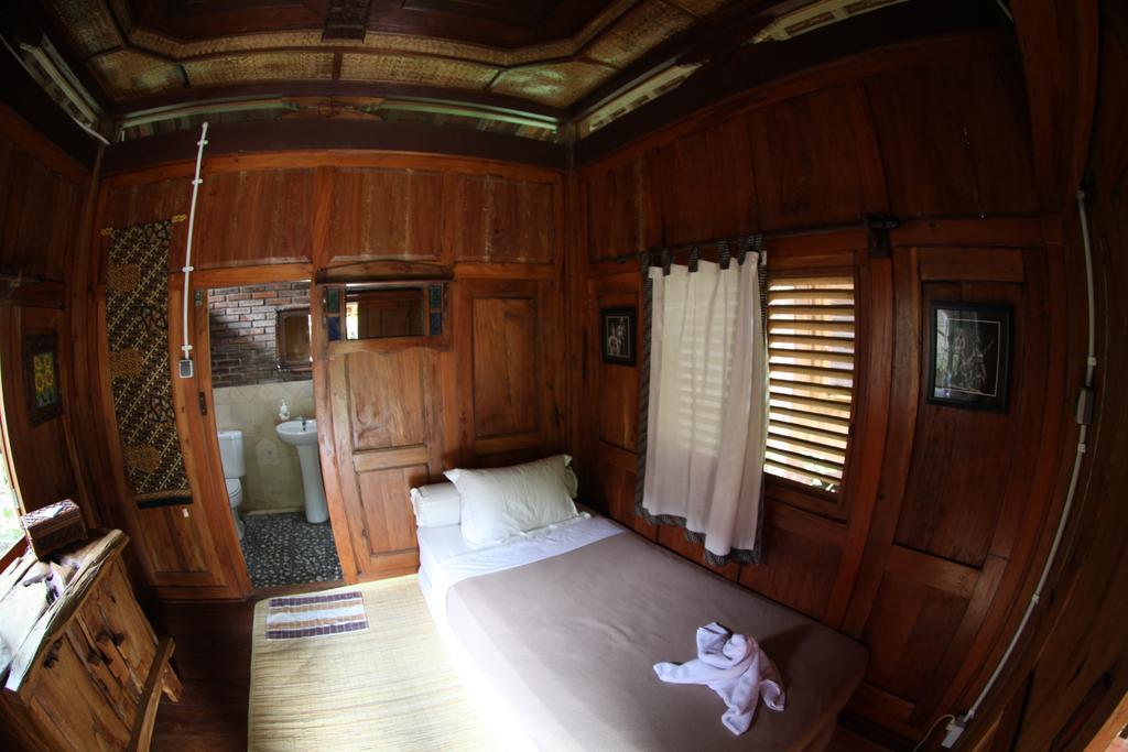 Omah Garengpoeng Guest House Магеланг Стая снимка