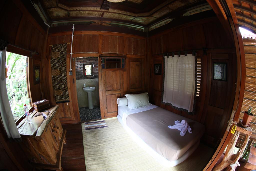 Omah Garengpoeng Guest House Магеланг Стая снимка